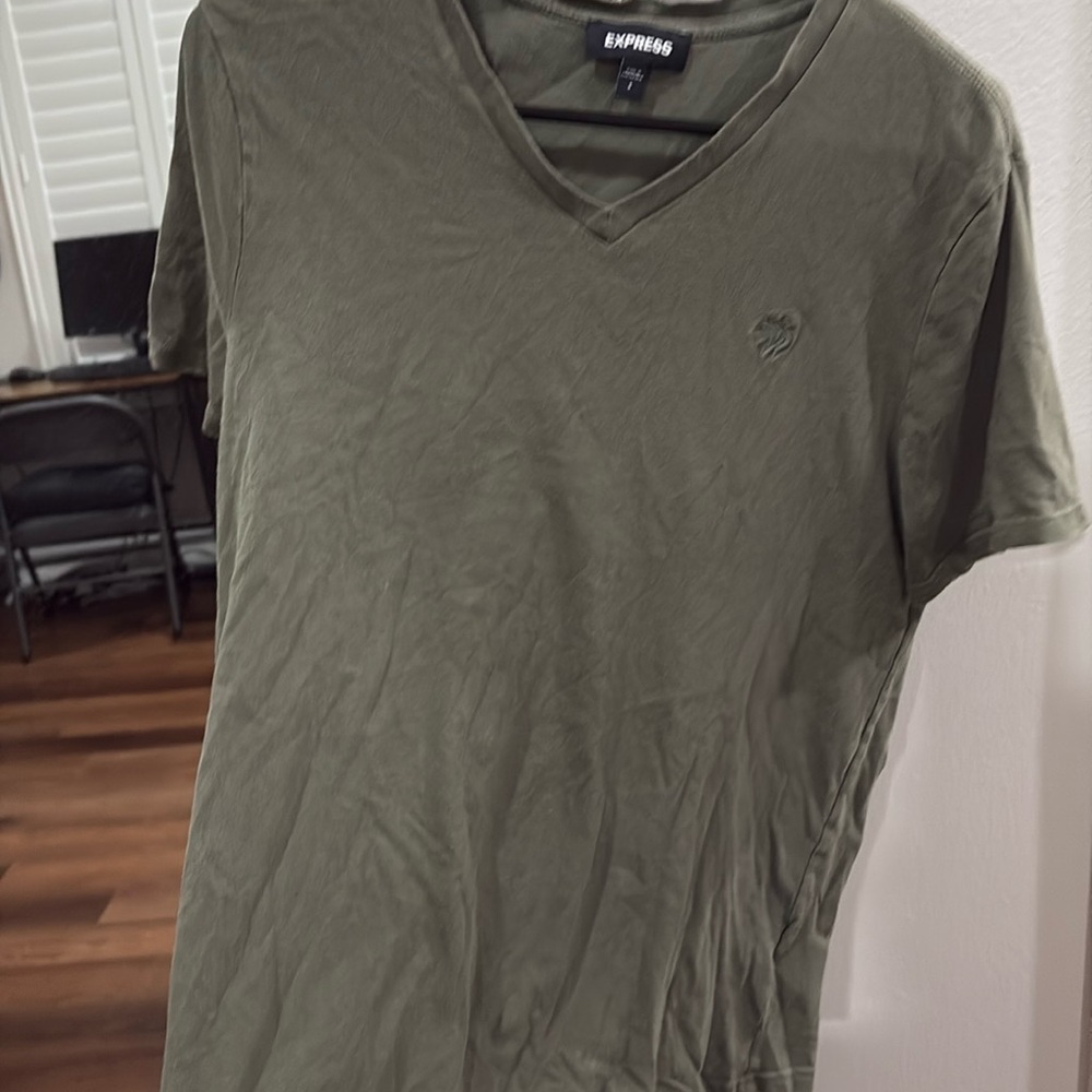 Men’s green tshirt